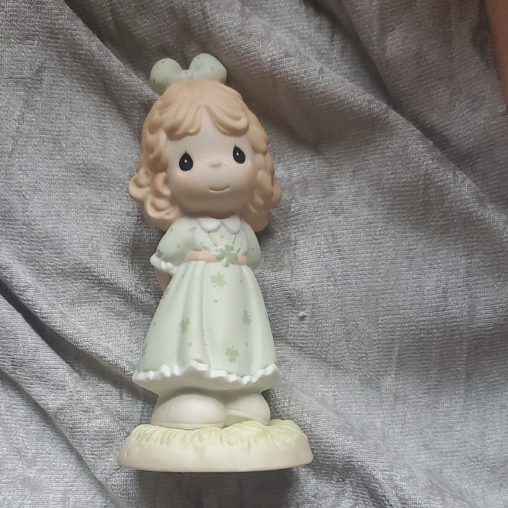 I-rish You Lots Of Luck-Enesco Precious Moments Figurine